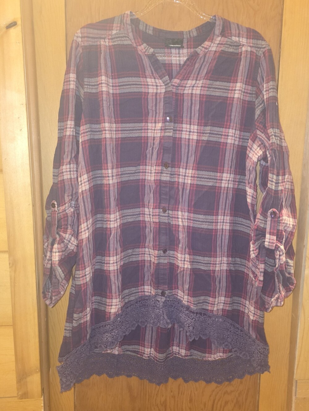 Wallpapher XL high low checkered buttonnown top pink and purple